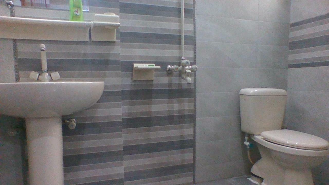 Red Roof Hotel Sahiwal Dış mekan fotoğraf